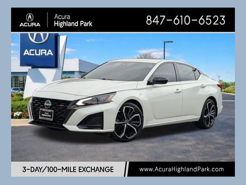 Used 2023 Nissan Altima 2.5 SR w/ SR Premium Package image 1