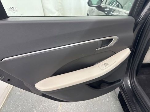 Used 2025 Hyundai Sonata SEL FWD image 16