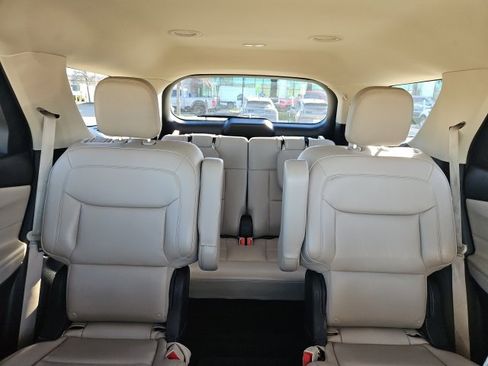 Used 2021 Ford Explorer XLT w/ Equipment Group 202A image 15