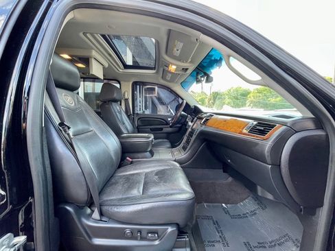 Used 2014 Cadillac Escalade ESV Platinum image 21