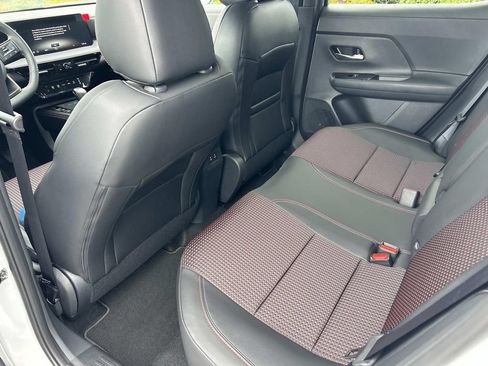 New 2026 Nissan Kicks SR FWD image 18