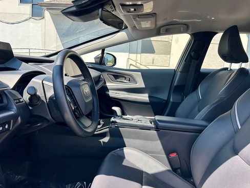 Certified 2024 Toyota Prius XLE FWD image 10