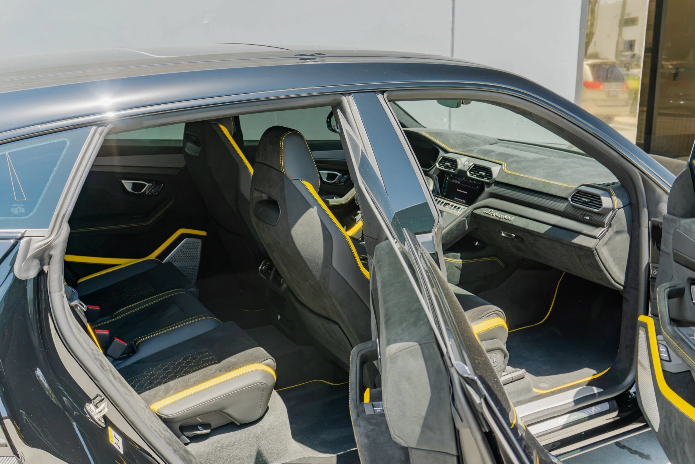 Used 2024 Lamborghini Urus Performante AWD/4WD image 55