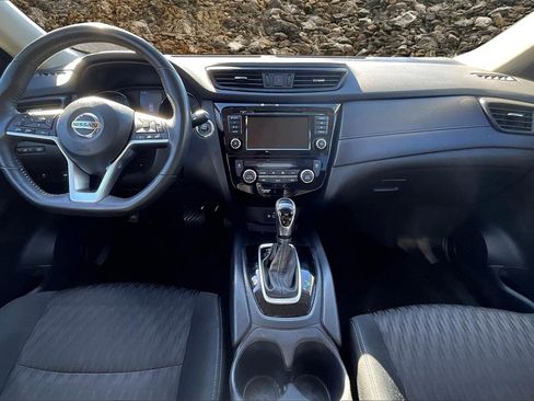 Used 2018 Nissan Rogue SV image 14