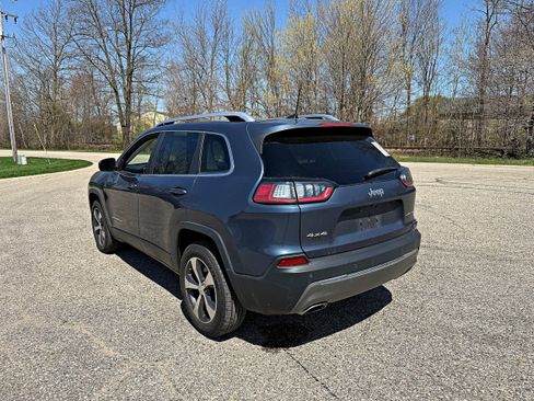 Used 2019 Jeep Cherokee Limited image 7