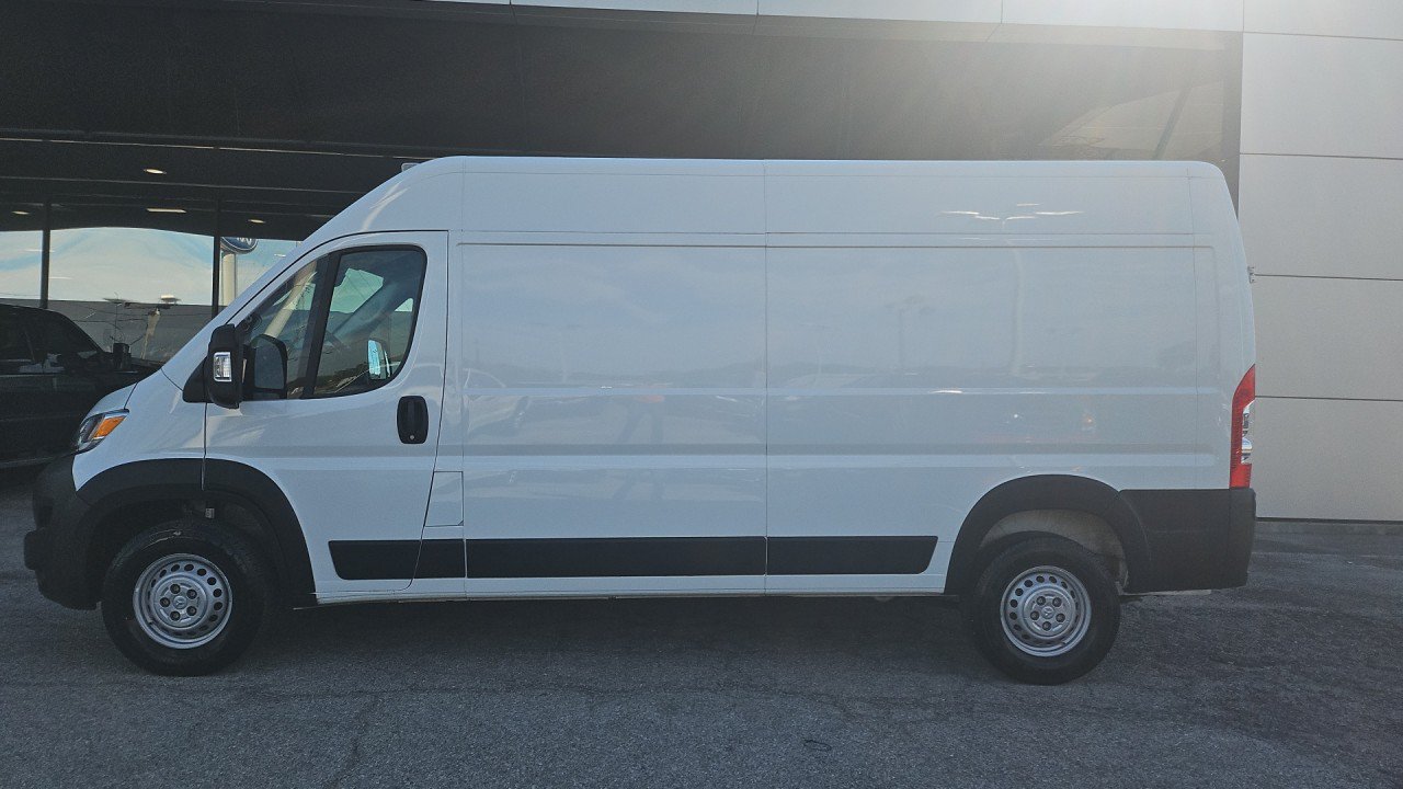 Used 2025 RAM ProMaster 2500 w/ Convenience Group FWD image 2