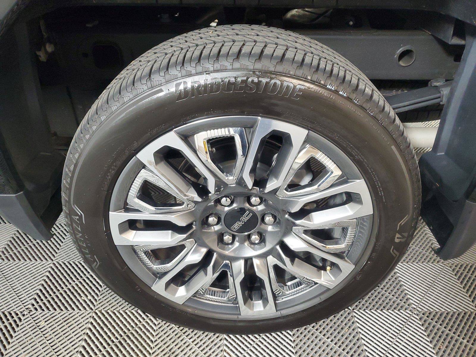 Used 2025 GMC Sierra 1500 Denali Ultimate AWD/4WD image 9