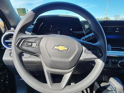 Used 2026 Chevrolet Trax LT image 12