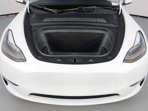 Used 2024 Tesla Model Y Long Range image 8