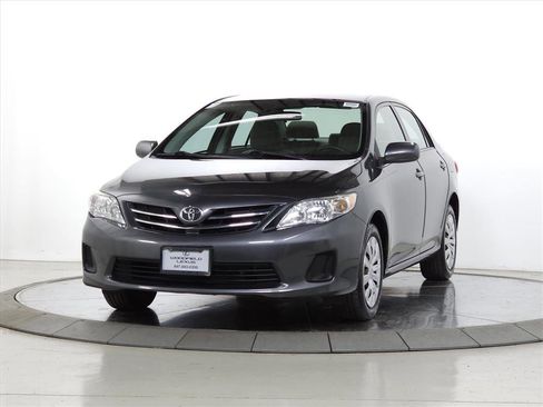 Used 2013 Toyota Corolla LE image 3