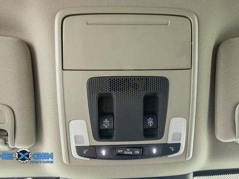 Used 2025 Honda Pilot Elite image 24