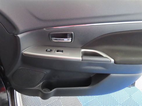 Used 2020 Mitsubishi Outlander Sport SE FWD image 27