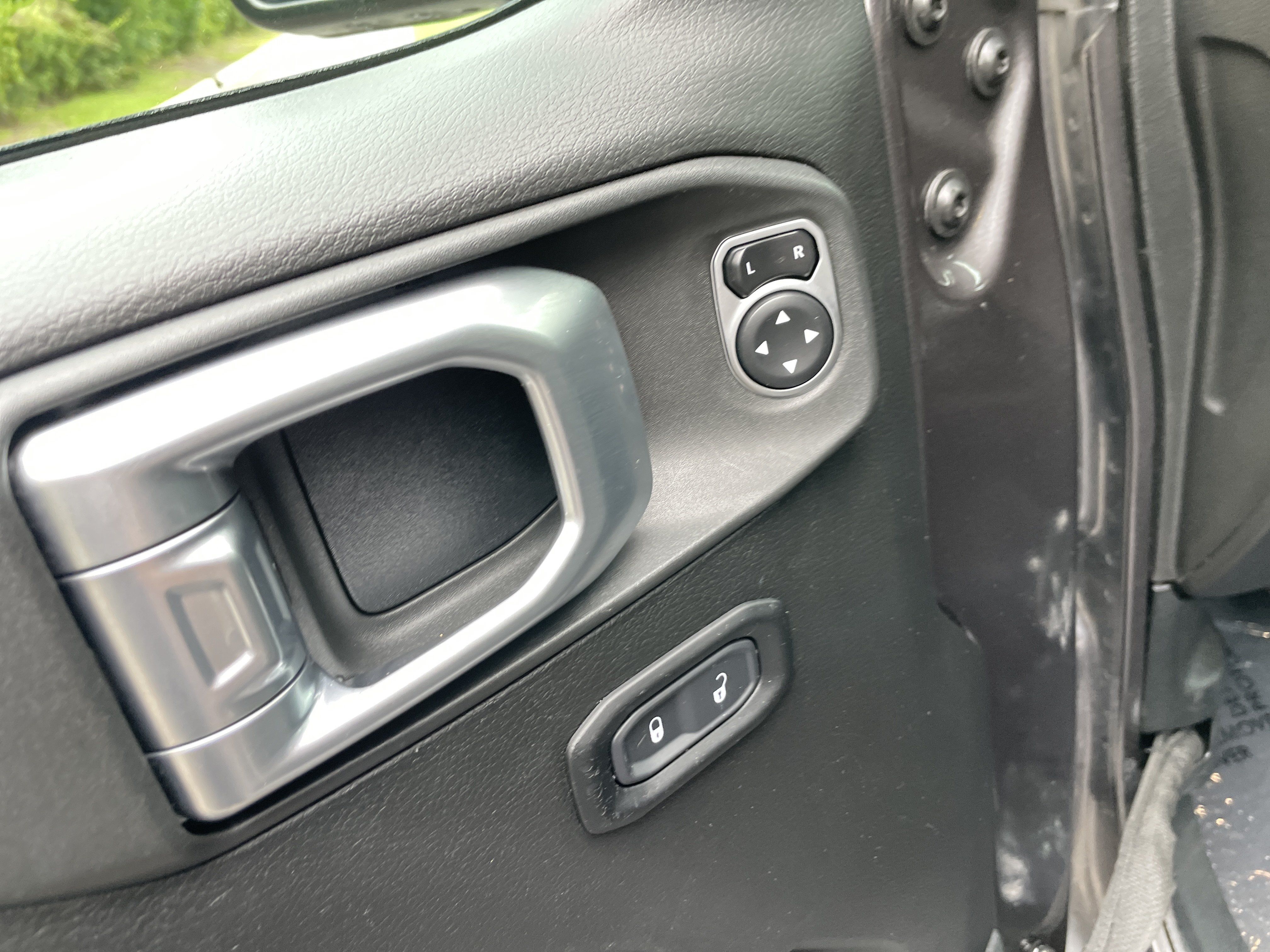 Used 2019 Jeep Wrangler Unlimited Sport S AWD/4WD image 14