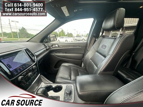 Used 2019 Jeep Grand Cherokee Overland AWD/4WD image 15