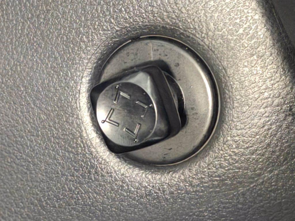 Used 2018 Nissan Titan Platinum Reserve AWD/4WD image 13