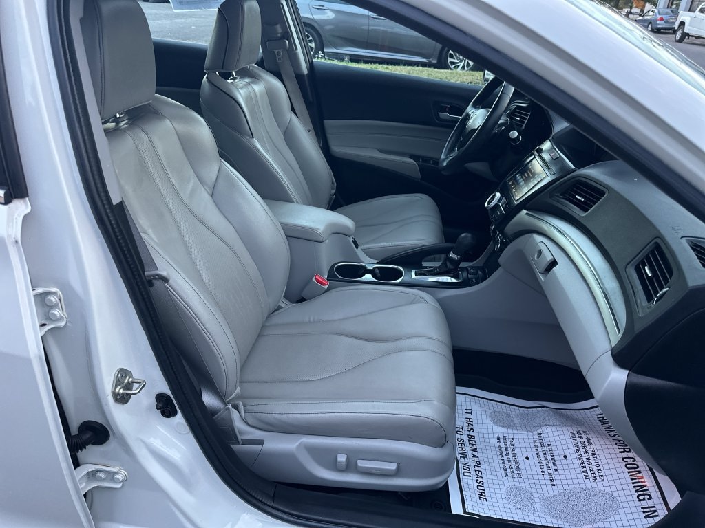 Used 2019 Acura ILX w/ Premium Package FWD image 21