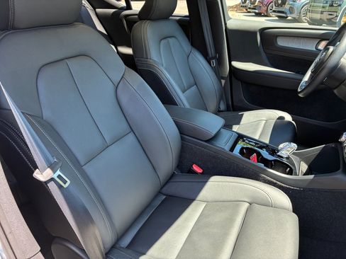 Used 2025 Volvo XC40 B5 Ultra w/ Climate Package AWD/4WD image 28