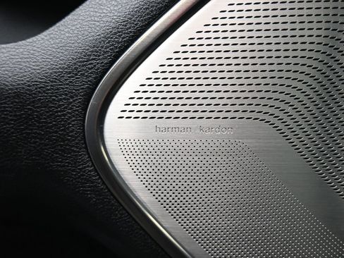 Used 2020 RAM 1500 Limited w/ Black Appearance Package image 11