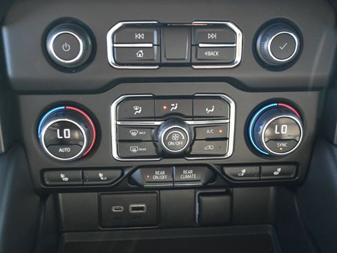 Used 2023 Chevrolet Tahoe Z71 image 28