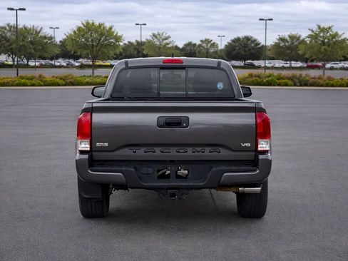 Used 2016 Toyota Tacoma TRD Sport w/ Towing Package image 4