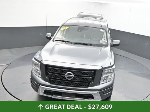 Used 2021 Nissan Titan SV w/ SV Convenience Package image 43