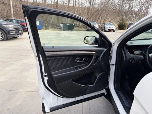 Used 2014 Ford Taurus Limited FWD image 10