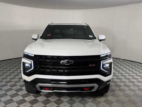 Used 2025 Chevrolet Suburban Z71 AWD/4WD image 5