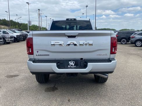 New 2026 RAM 2500 Laramie AWD/4WD image 5