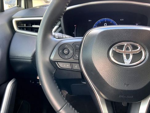 Used 2025 Toyota Corolla Cross XLE w/ Convenience Package FWD image 24