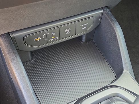 New 2025 Kia K4 LXS image 27