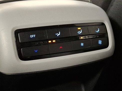 Used 2021 Hyundai Palisade SE w/ Winter Package image 15