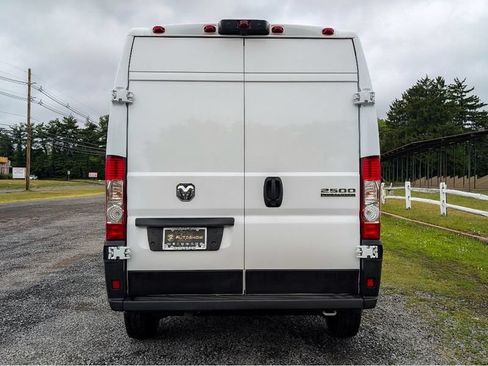 Used 2026 RAM ProMaster 2500 w/ Convenience Group FWD image 9