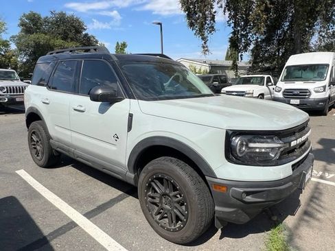 Used 2023 Ford Bronco Sport Outer Banks w/ Tech Package AWD/4WD image 4