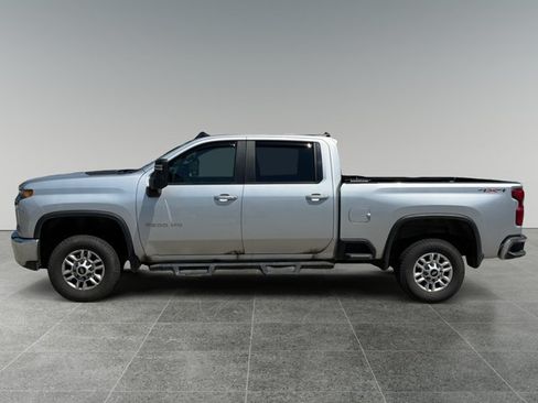 Used 2023 Chevrolet Silverado 2500 LT w/ Convenience Package AWD/4WD image 2