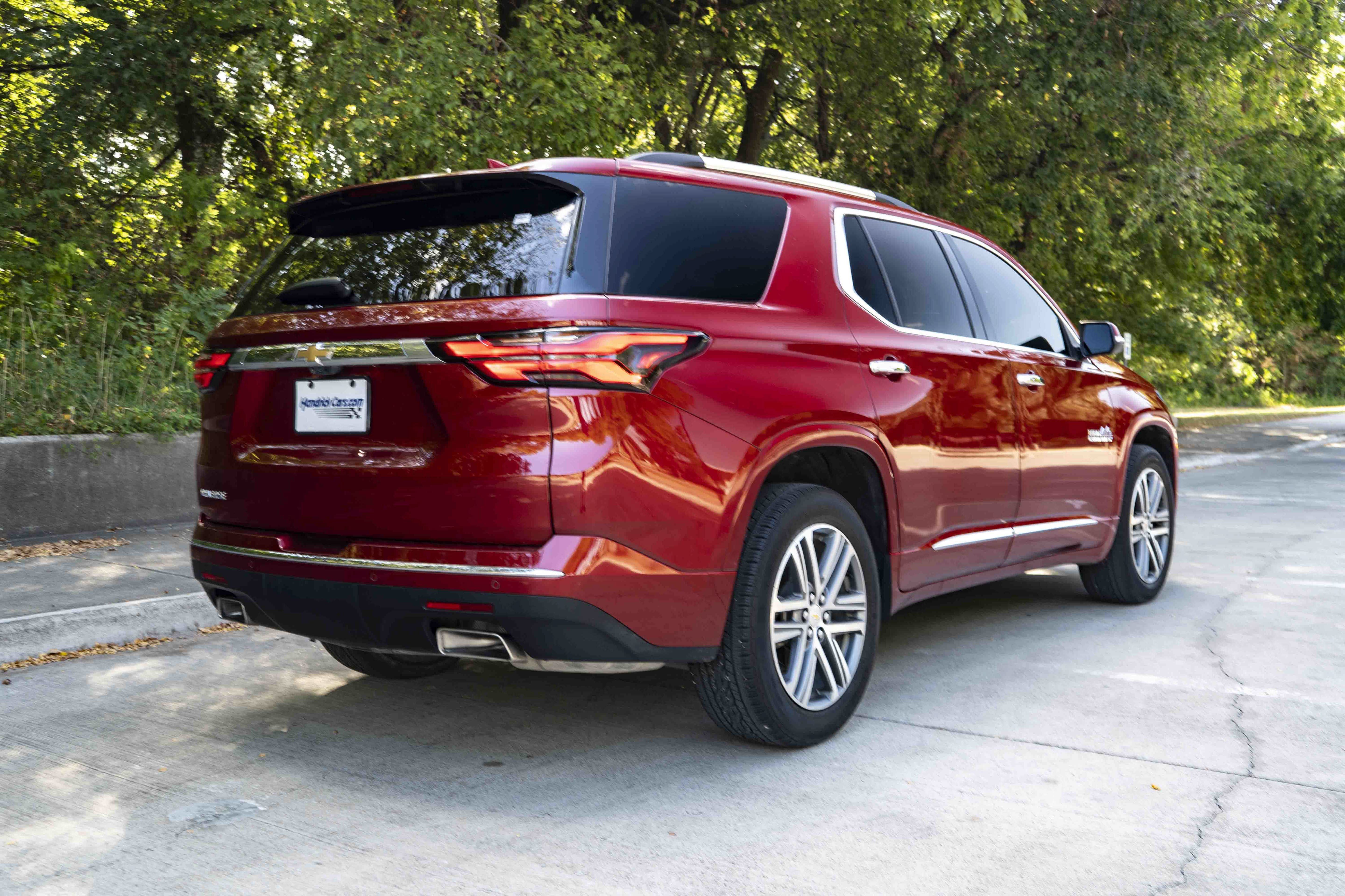 Used 2023 Chevrolet Traverse High Country w/ LPO, Floor Liner Package FWD image 9