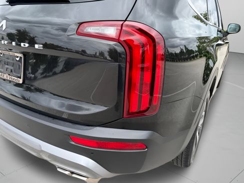 Used 2022 Kia Telluride S FWD image 32
