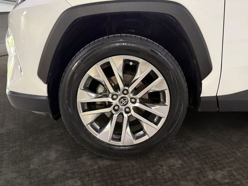 Used 2020 Toyota RAV4 XLE Premium FWD image 21