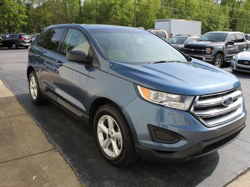 Used 2018 Ford Edge SE FWD image 2