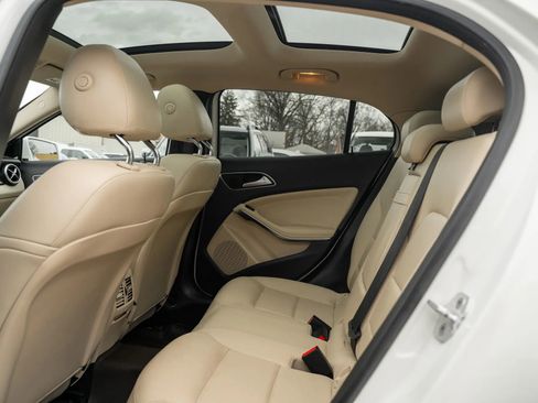 Used 2015 Mercedes-Benz GLA 250 4MATIC image 8