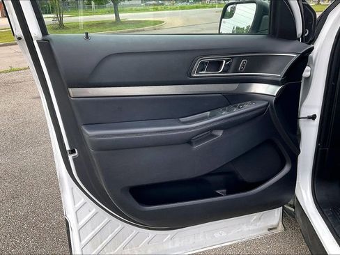 Used 2018 Ford Explorer XLT FWD image 21