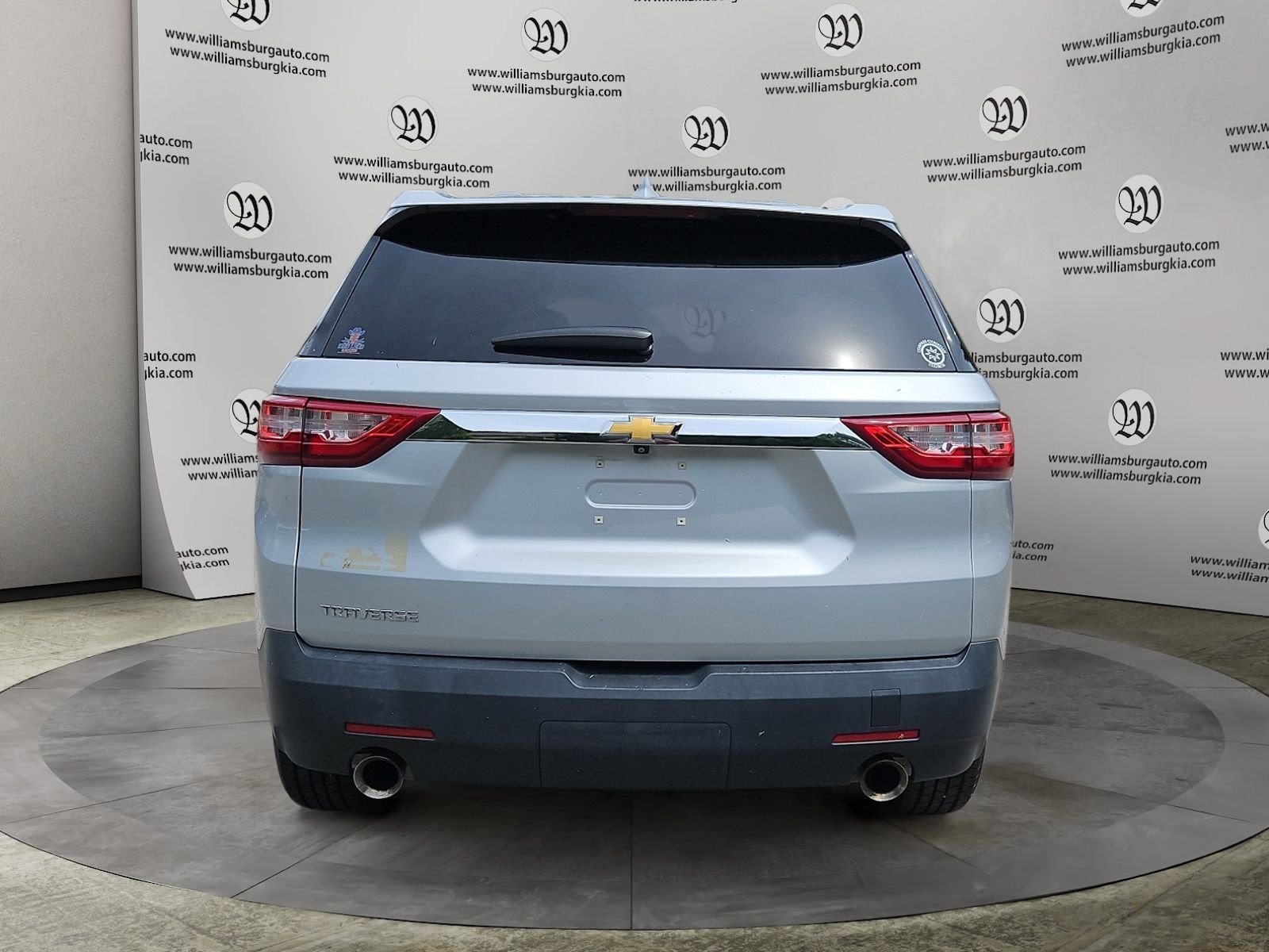 Used 2020 Chevrolet Traverse LS FWD image 4