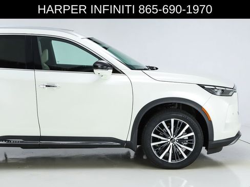 Used 2023 INFINITI QX60 Sensory w/ Cargo Package AWD/4WD image 13