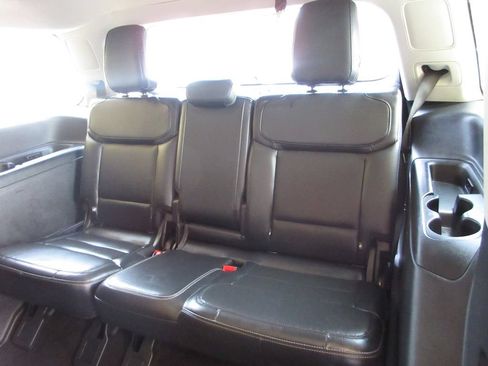 Used 2025 Ford Expedition Platinum w/ Driver's Package AWD/4WD image 25