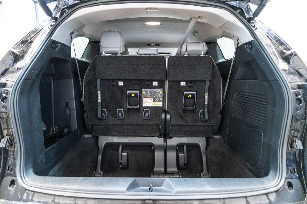 Used 2025 Toyota Sienna XLE FWD image 35
