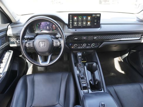 Used 2023 Honda Accord Touring image 2