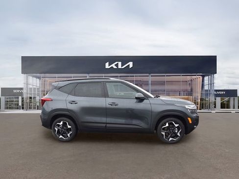 New 2026 Kia Seltos S FWD image 2