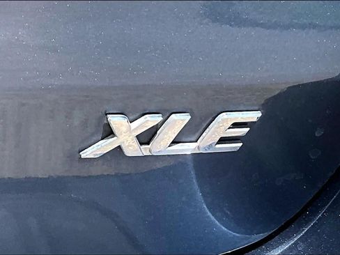 Used 2016 Toyota Sienna XLE FWD image 10