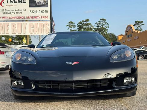Used 2005 Chevrolet Corvette Coupe w/ Preferred Equipment Group RWD image 4