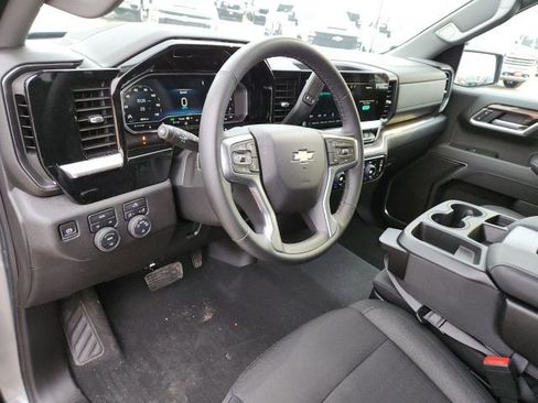 Certified 2025 Chevrolet Silverado 1500 LT image 9