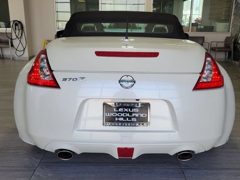 Used 2013 Nissan 370Z Roadster RWD image 4